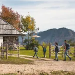 木屋 Obiralmhuette Meierhof 巴德艾森卡珀尔